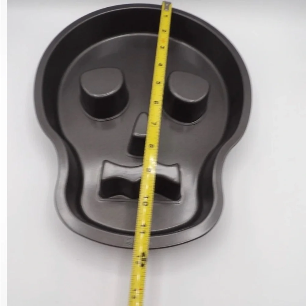 Wilton Skull Non-stick Halloween Day of Dead Robot Head Cake Pan